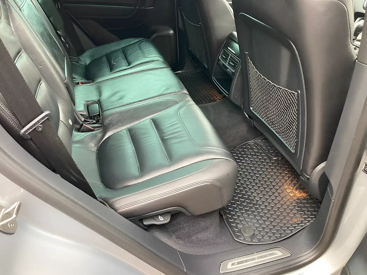 Used 2017 Volkswagen Touareg R-Line Plus Silver - Interior and Exterior details 7