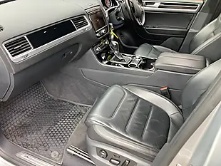 Used 2017 Volkswagen Touareg R-Line Plus Silver - Interior and Exterior details 8