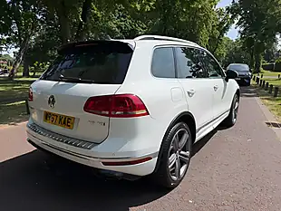 Used 2017 Volkswagen Touareg R-Line Plus White - Interior and Exterior details 3