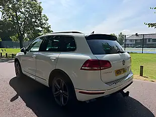 Used 2017 Volkswagen Touareg R-Line Plus White - Interior and Exterior details 6
