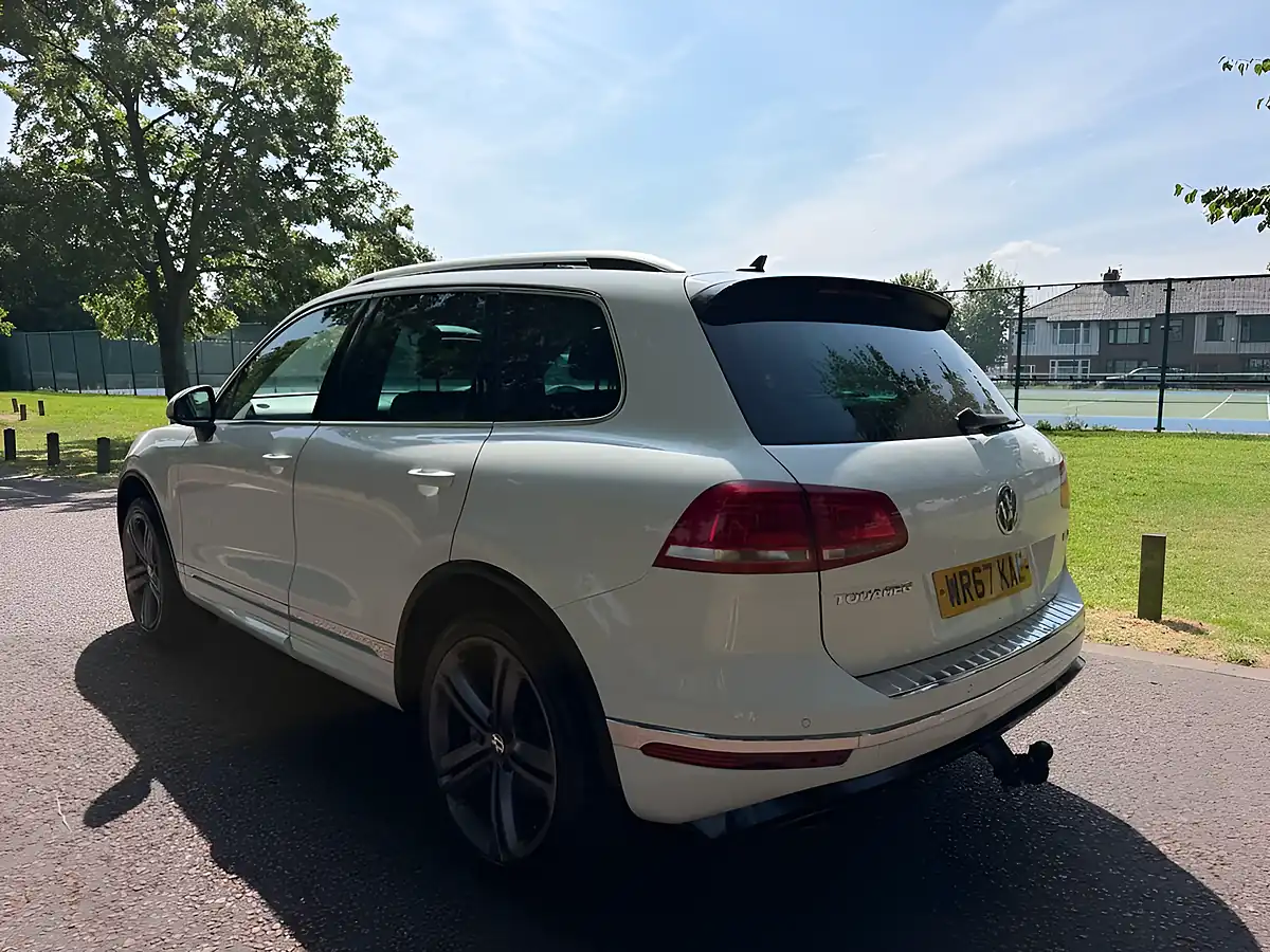 Used 2017 Volkswagen Touareg R-Line Plus White - Interior and Exterior details 6