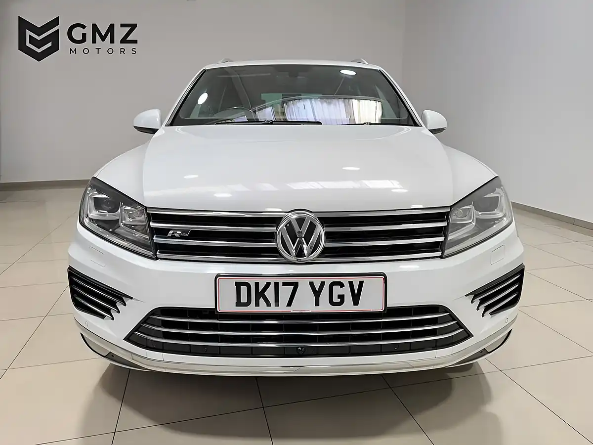 Used 2017 Volkswagen Touareg R-Line Plus White - Interior and Exterior details 2