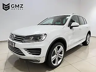 Used 2017 Volkswagen Touareg R-Line Plus White - Interior and Exterior details 3