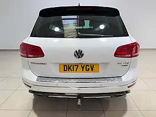 Used 2017 Volkswagen Touareg R-Line Plus White - Interior and Exterior details 9