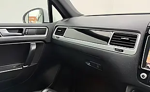 Used 2017 Volkswagen Touareg R-Line Plus White - Interior and Exterior details 16