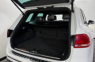 Used 2017 Volkswagen Touareg R-Line Plus White - Interior and Exterior details 20