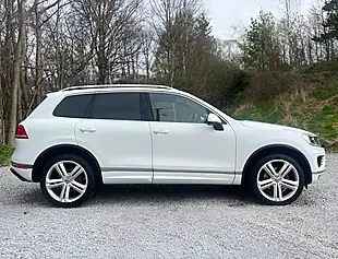 Used 2017 Volkswagen Touareg R-Line+ Pure White - Interior and Exterior details 2