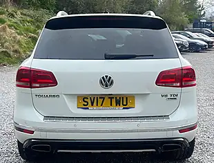 Used 2017 Volkswagen Touareg R-Line+ Pure White - Interior and Exterior details 4