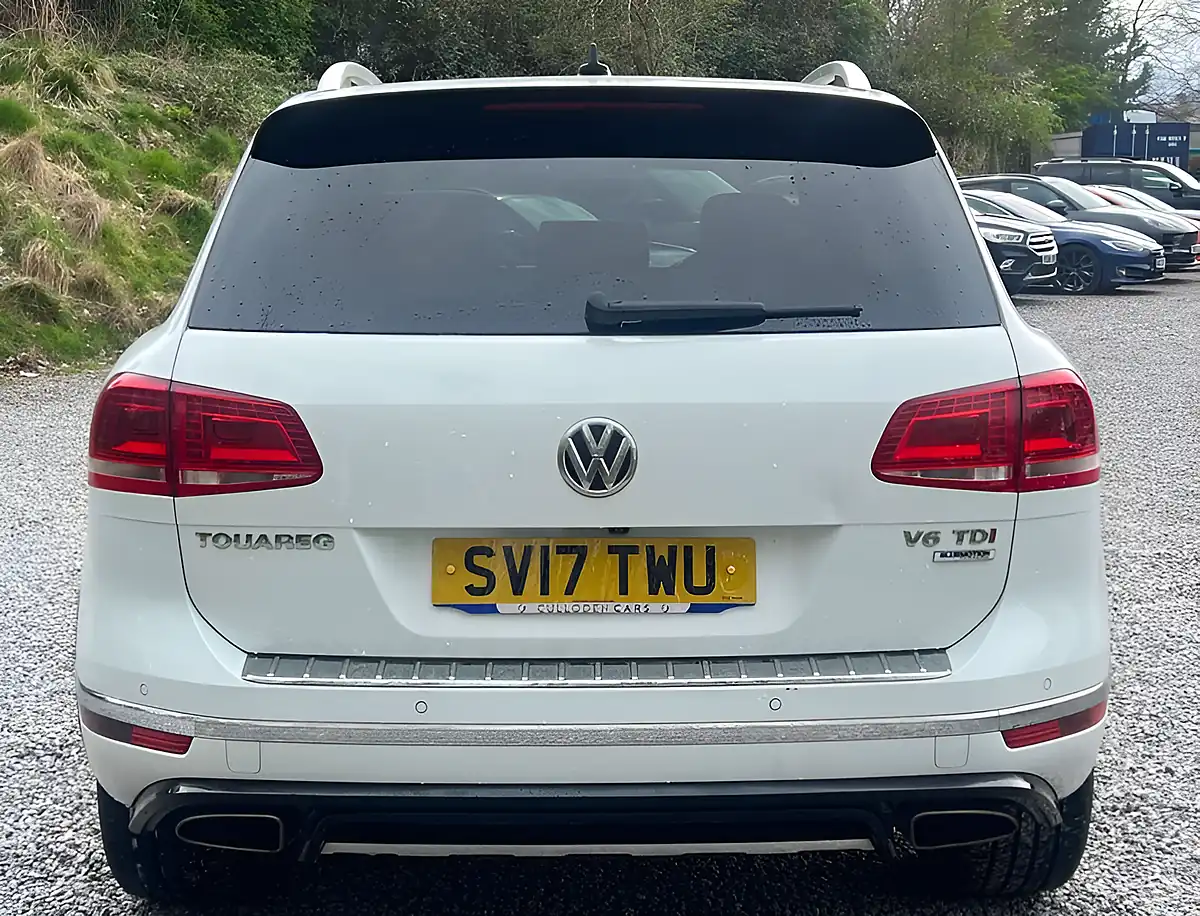 Used 2017 Volkswagen Touareg R-Line+ Pure White - Interior and Exterior details 4
