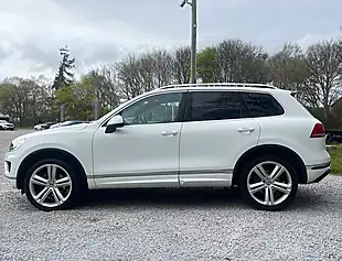 Used 2017 Volkswagen Touareg R-Line+ Pure White - Interior and Exterior details 6