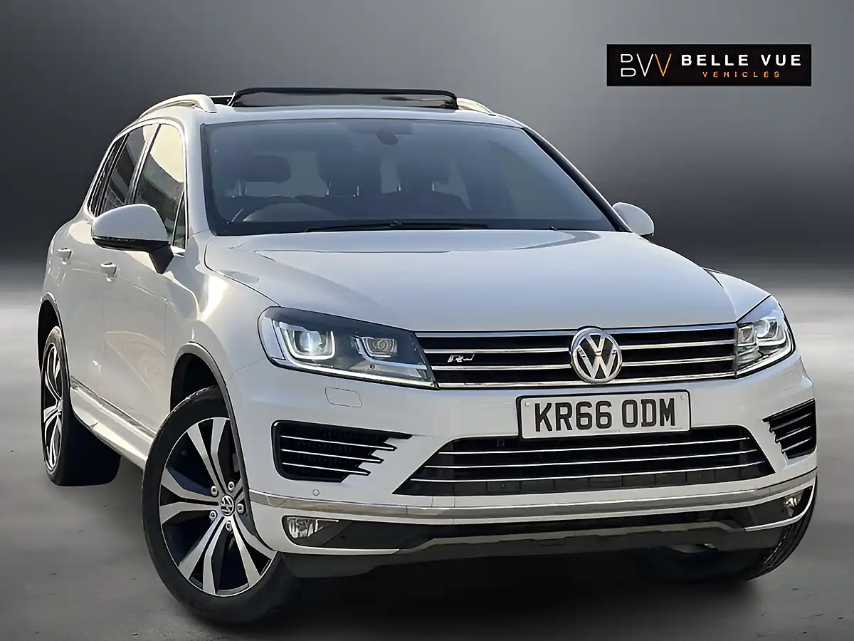 Used 2017 Volkswagen Touareg R-Line Pure White - Front View