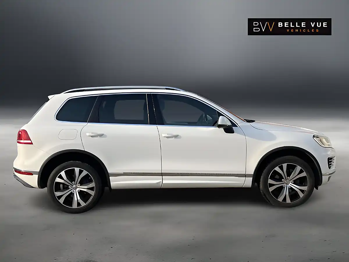 Used 2017 Volkswagen Touareg R-Line Pure White - Interior and Exterior details 2