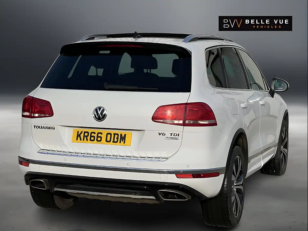 Used 2017 Volkswagen Touareg R-Line Pure White - Interior and Exterior details 3