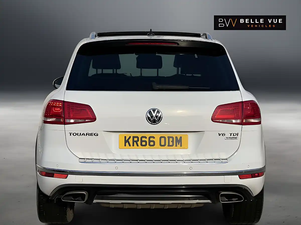 Used 2017 Volkswagen Touareg R-Line Pure White - Interior and Exterior details 4