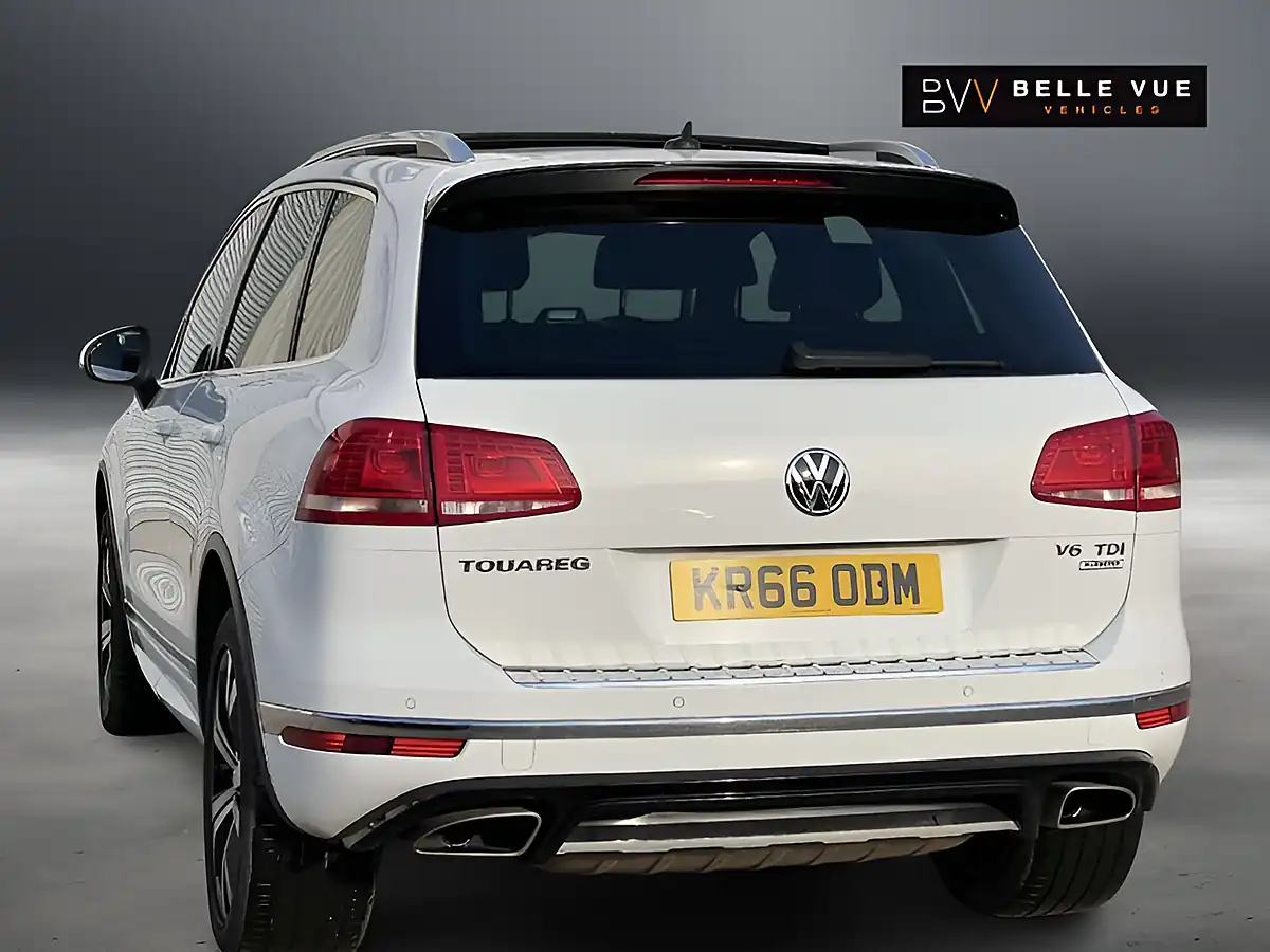 Used 2017 Volkswagen Touareg R-Line Pure White - Interior and Exterior details 6