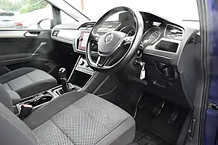 Used 2017 Volkswagen Touran Se Blue - Interior and Exterior details 7