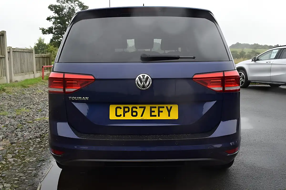 Used 2017 Volkswagen Touran Se Blue - Interior and Exterior details 8