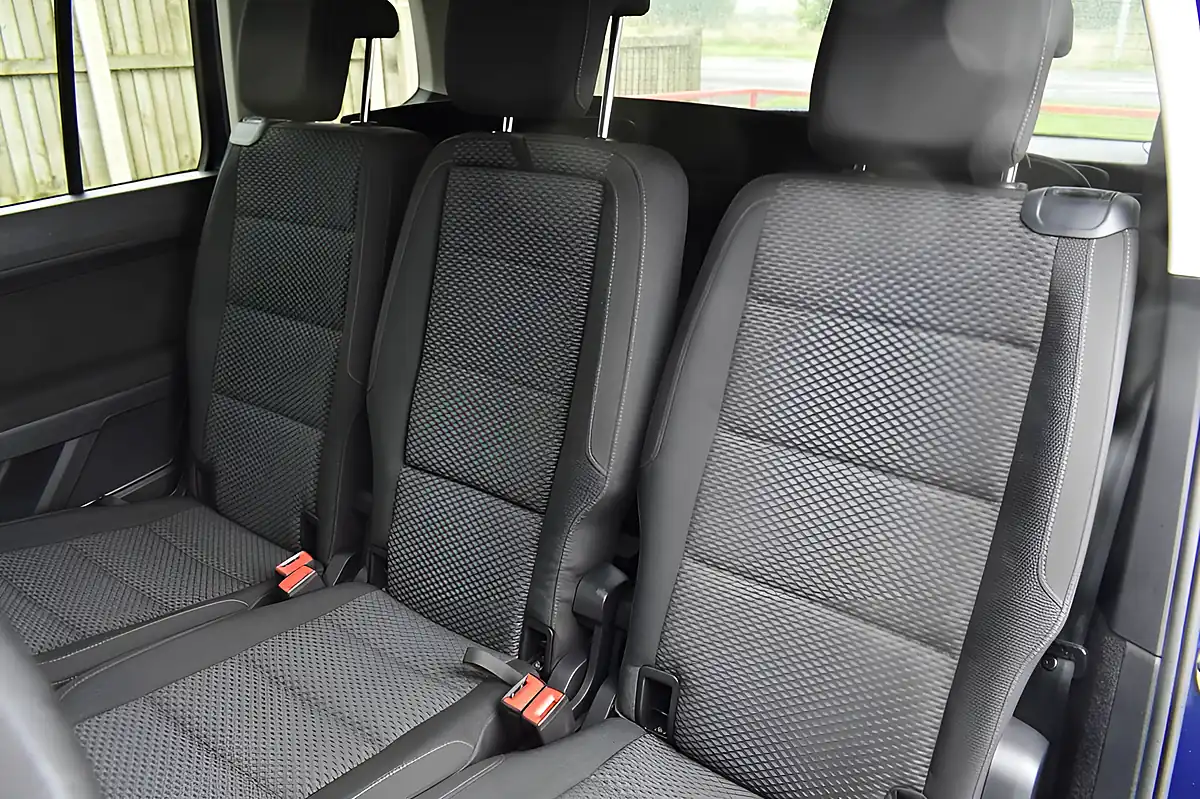 Used 2017 Volkswagen Touran Se Blue - Interior and Exterior details 9