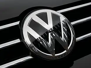 Used 2017 Volkswagen Touran Se Family Black - Interior and Exterior details 20