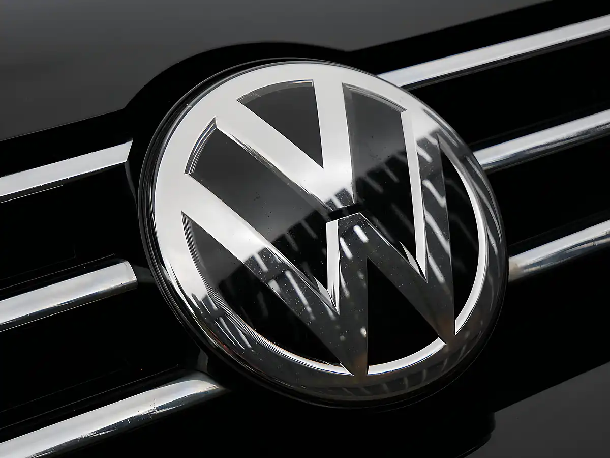 Used 2017 Volkswagen Touran Se Family Black - Interior and Exterior details 20