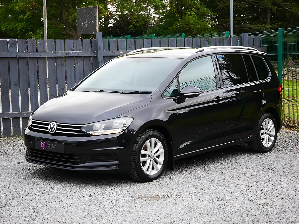 Used 2017 Volkswagen Touran Se Family Black - Interior and Exterior details 4
