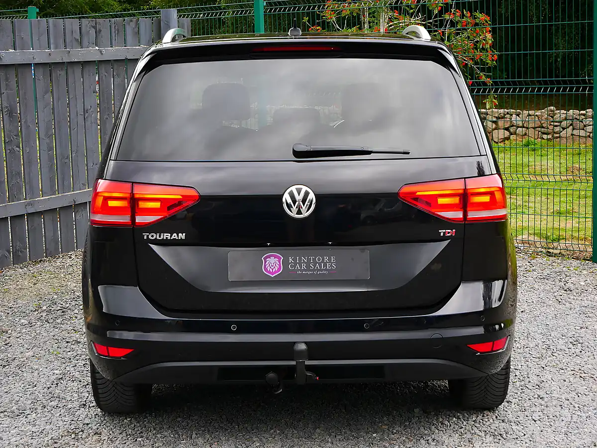 Used 2017 Volkswagen Touran Se Family Black - Interior and Exterior details 8
