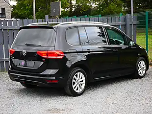 Used 2017 Volkswagen Touran Se Family Black - Interior and Exterior details 9