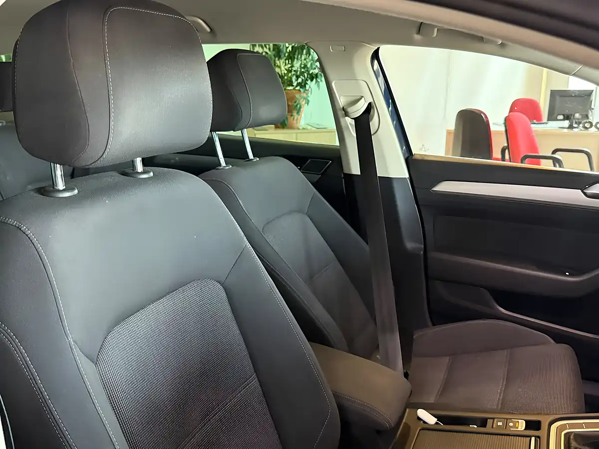 Used 2017 Volkswagen Touran Se Family Grey - Interior and Exterior details 13