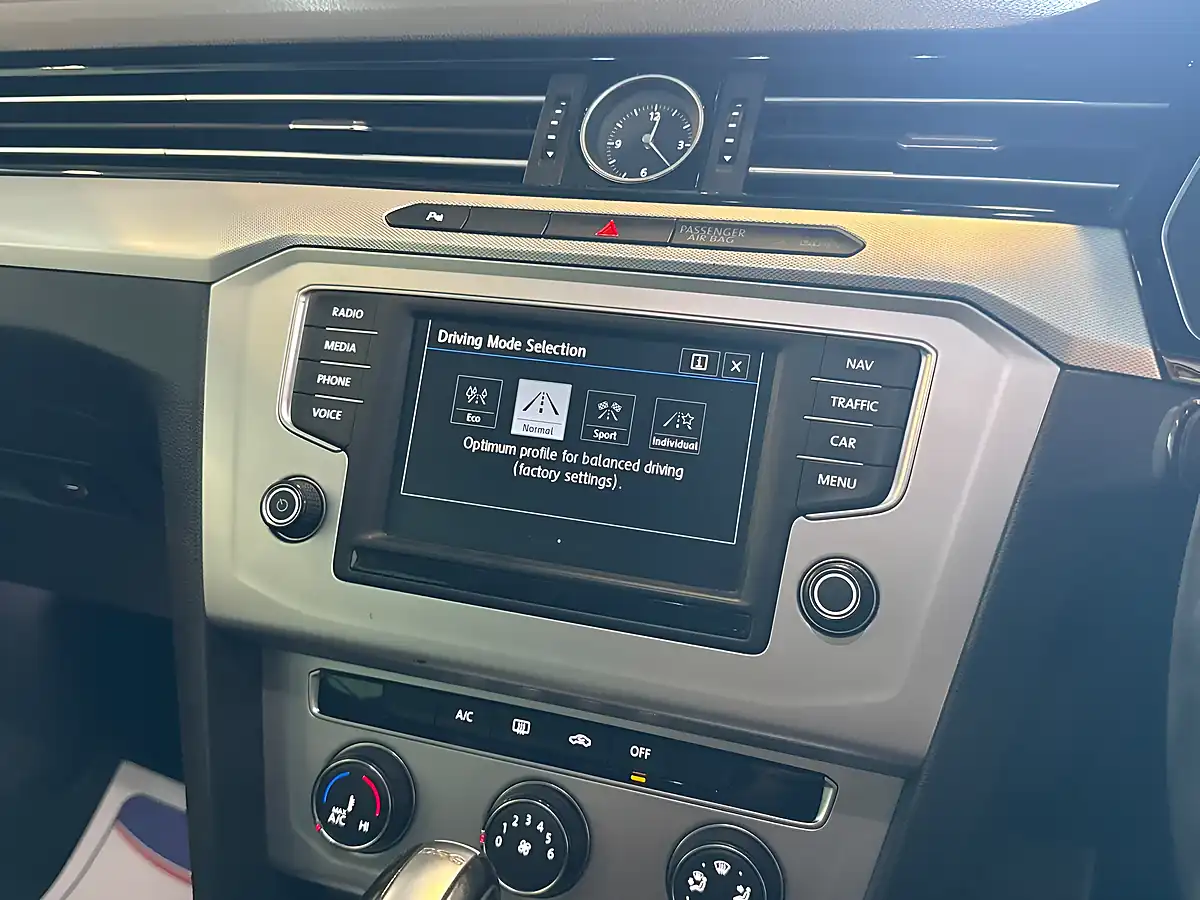 Used 2017 Volkswagen Touran Se Family Grey - Interior and Exterior details 16