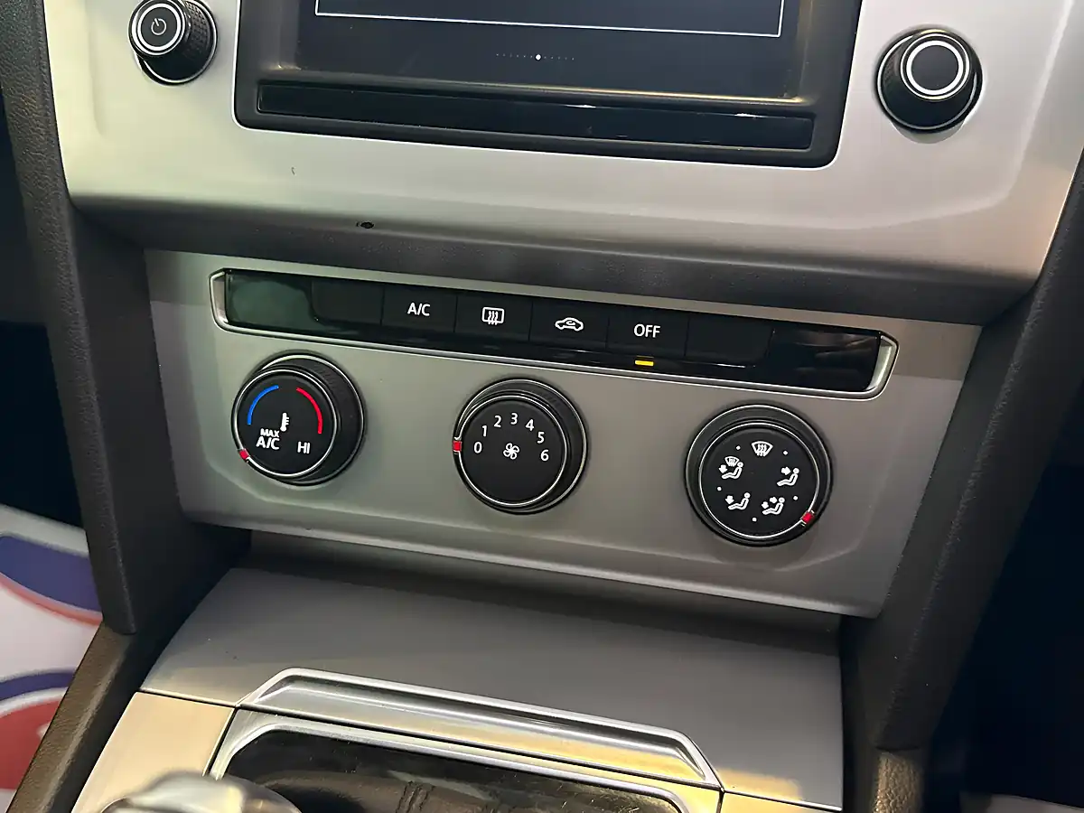 Used 2017 Volkswagen Touran Se Family Grey - Interior and Exterior details 17