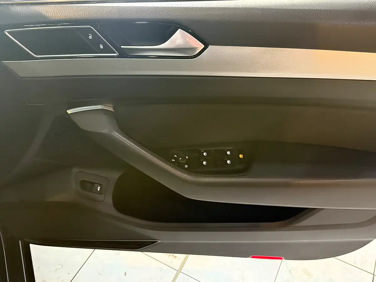 Used 2017 Volkswagen Touran Se Family Grey - Interior and Exterior details 19
