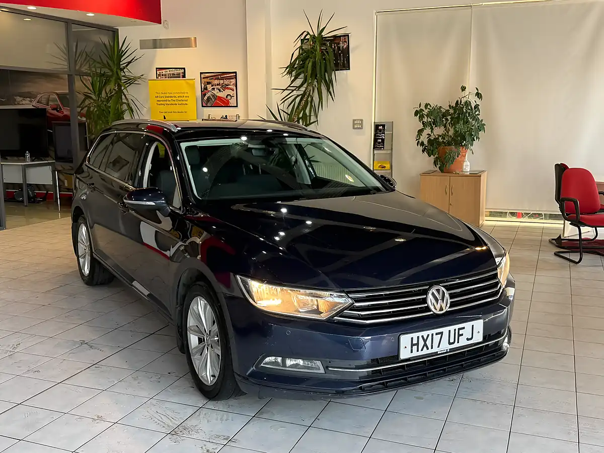 Used 2017 Volkswagen Touran Se Family Grey - Interior and Exterior details 2