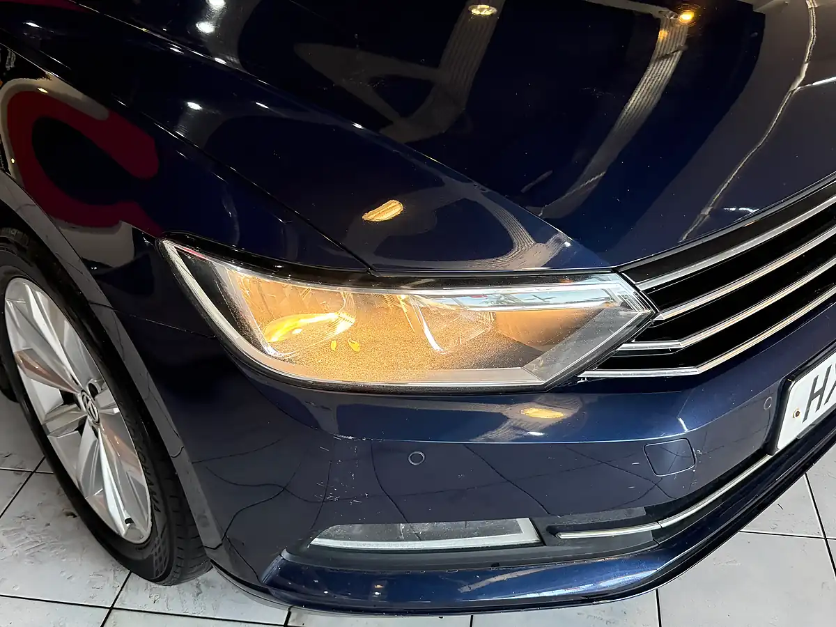 Used 2017 Volkswagen Touran Se Family Grey - Interior and Exterior details 3