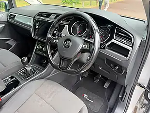 Used 2017 Volkswagen Touran Se Silver - Interior and Exterior details 10