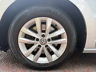 Used 2017 Volkswagen Touran Se Silver - Interior and Exterior details 15