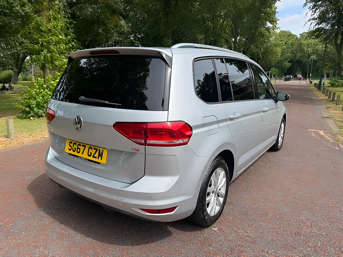Used 2017 Volkswagen Touran Se Silver - Interior and Exterior details 3
