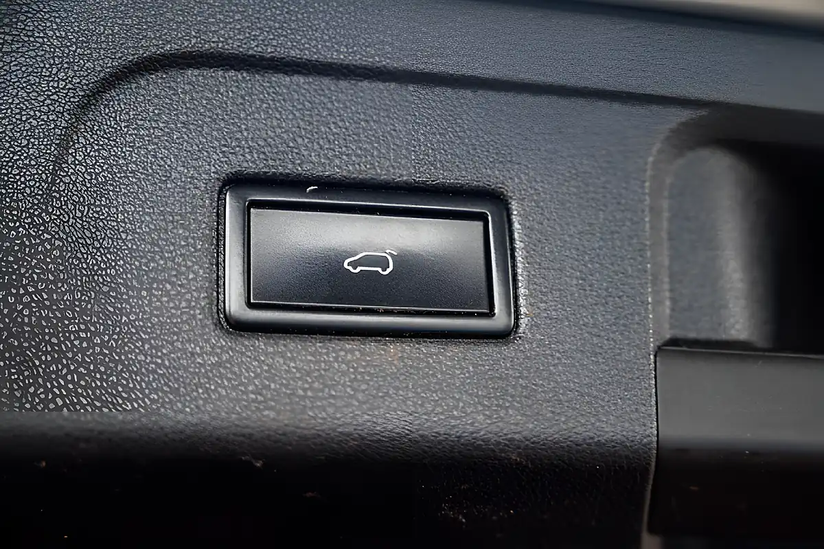 Used 2017 Volkswagen Touran Sel Reflex Silver - Interior and Exterior details 14