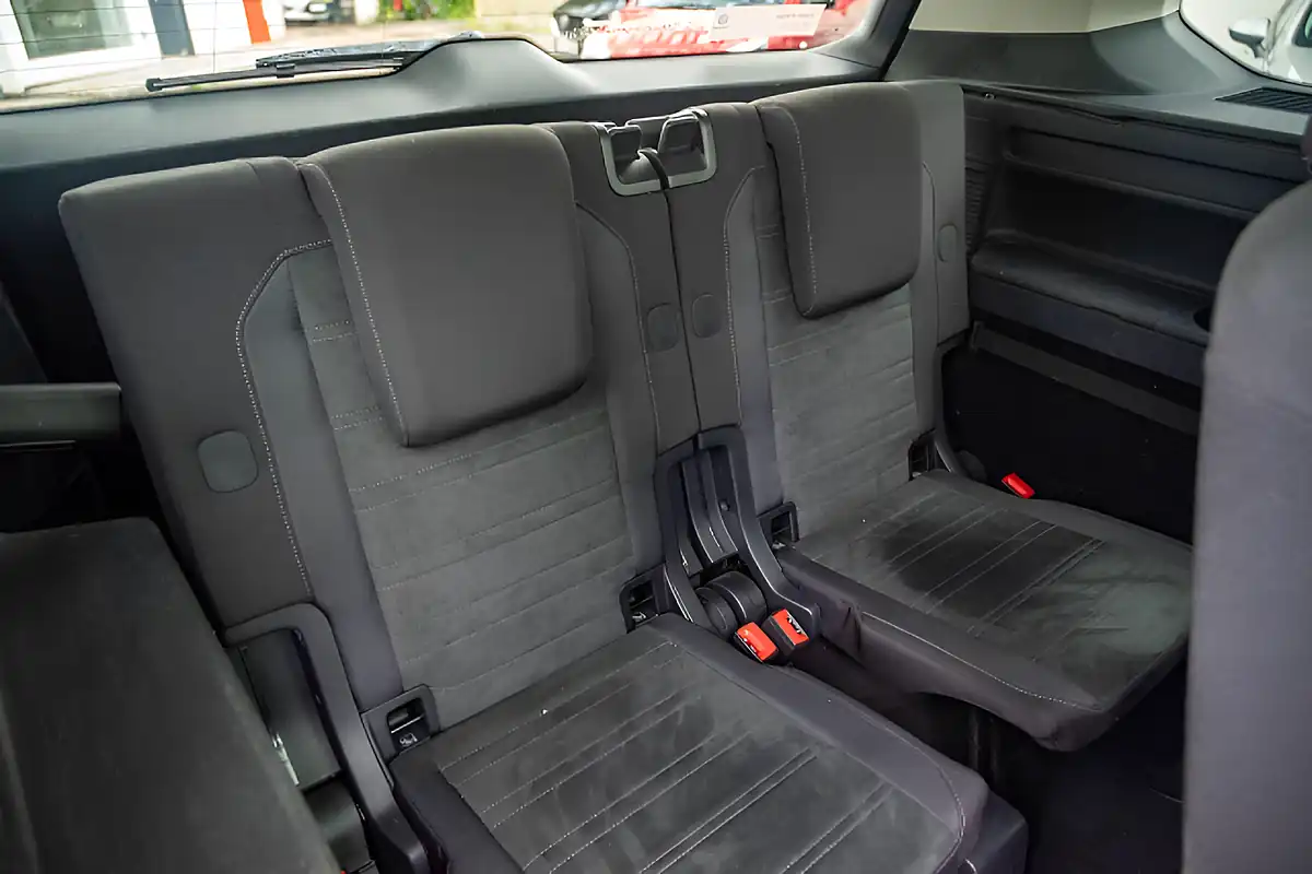 Used 2017 Volkswagen Touran Sel Reflex Silver - Interior and Exterior details 15