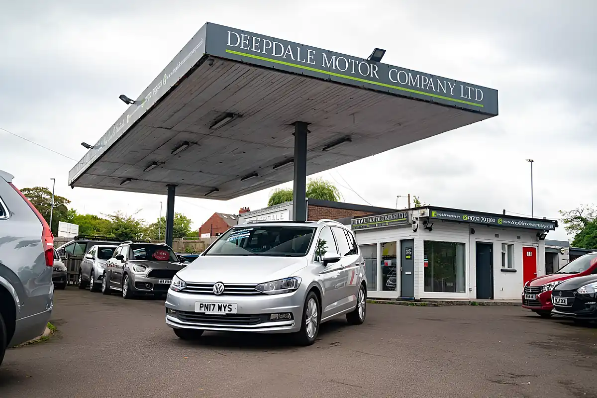 Used 2017 Volkswagen Touran Sel Reflex Silver - Interior and Exterior details 18