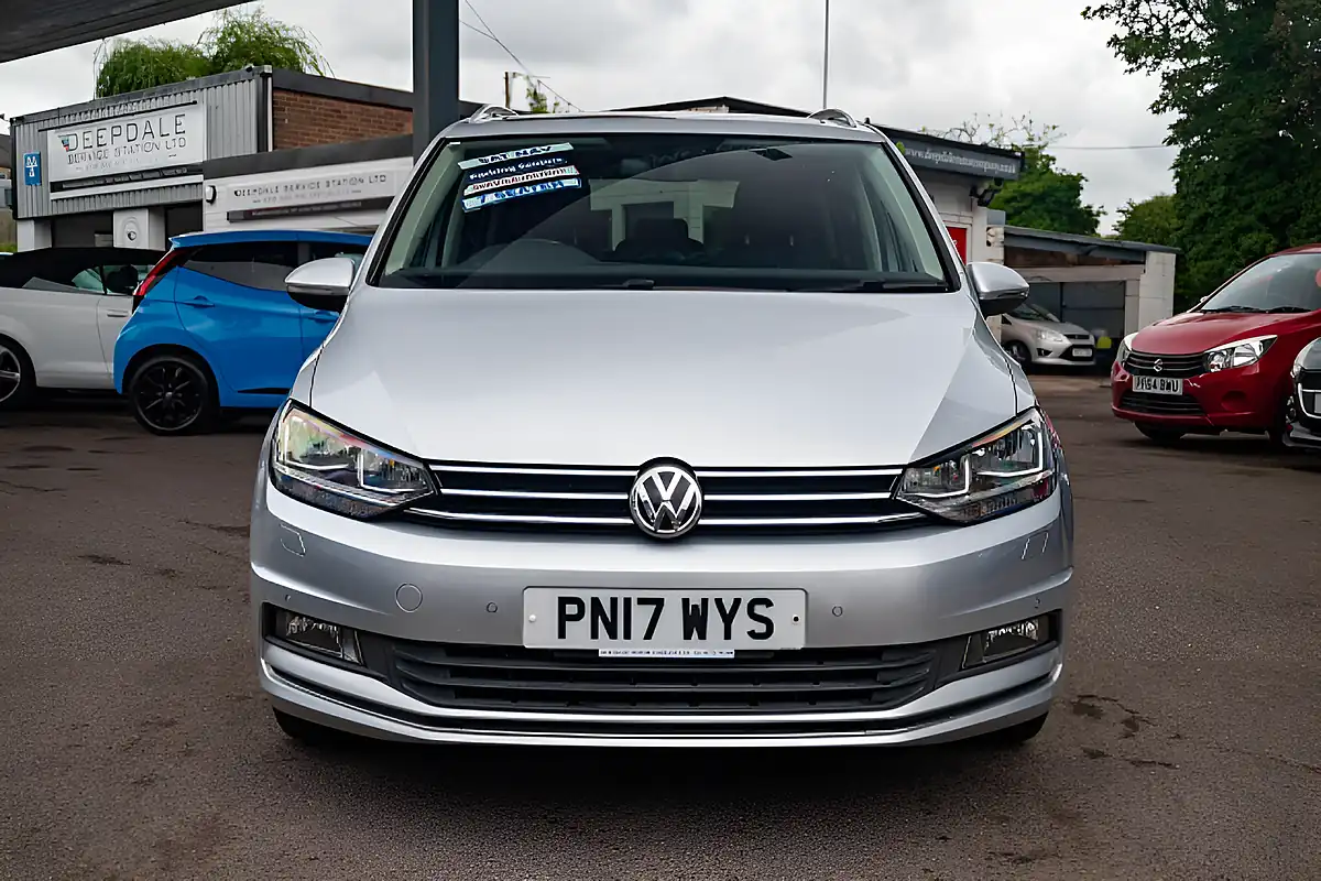 Used 2017 Volkswagen Touran Sel Reflex Silver - Interior and Exterior details 3