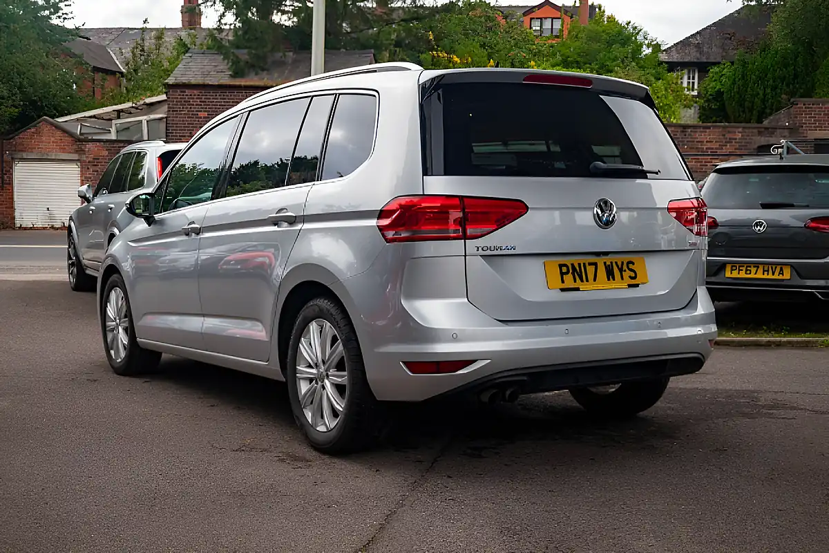 Used 2017 Volkswagen Touran Sel Reflex Silver - Interior and Exterior details 6
