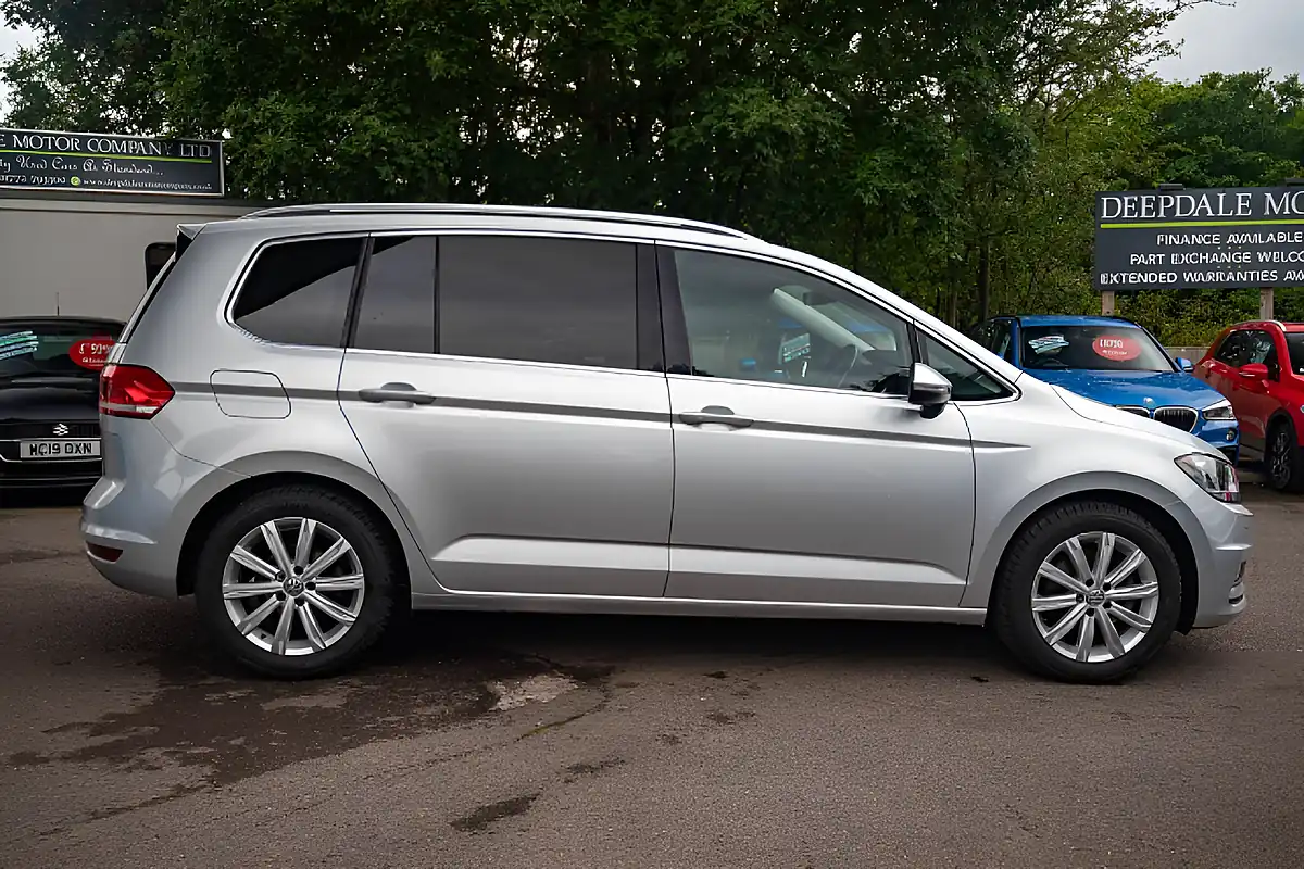 Used 2017 Volkswagen Touran Sel Reflex Silver - Interior and Exterior details 9