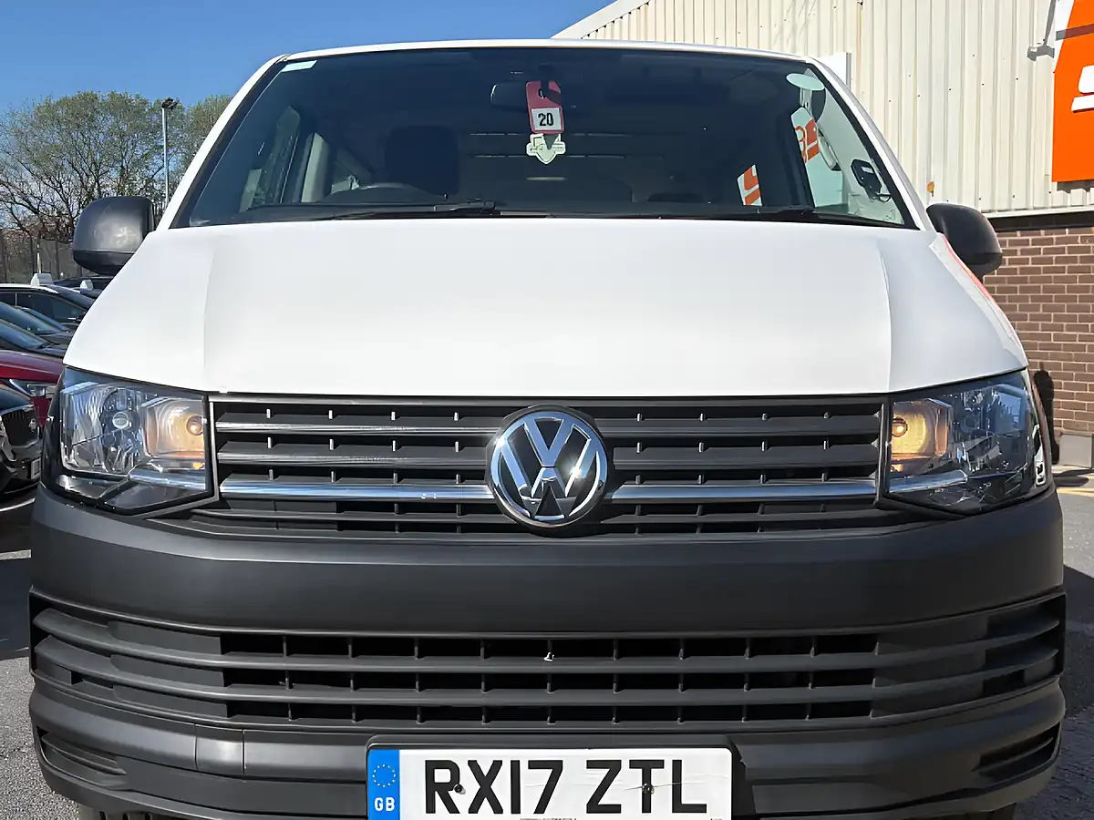 Used 2017 Volkswagen Transporter Shuttle Bluemotion Tech S FWD Lwb Euro 6 White - Interior and Exterior details 14