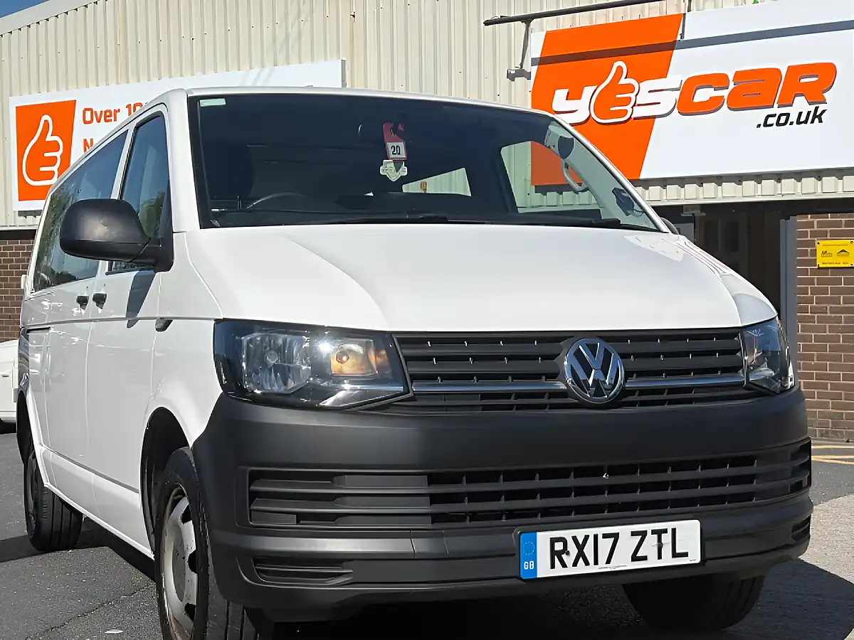 Used 2017 Volkswagen Transporter Shuttle Bluemotion Tech S FWD Lwb Euro 6 White - Interior and Exterior details 4