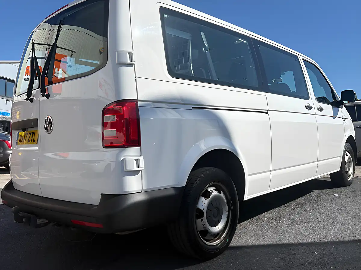 Used 2017 Volkswagen Transporter Shuttle Bluemotion Tech S FWD Lwb Euro 6 White - Interior and Exterior details 6