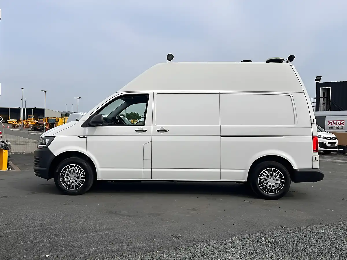 Used 2017 Volkswagen Transporter Startline White - Interior and Exterior details 10
