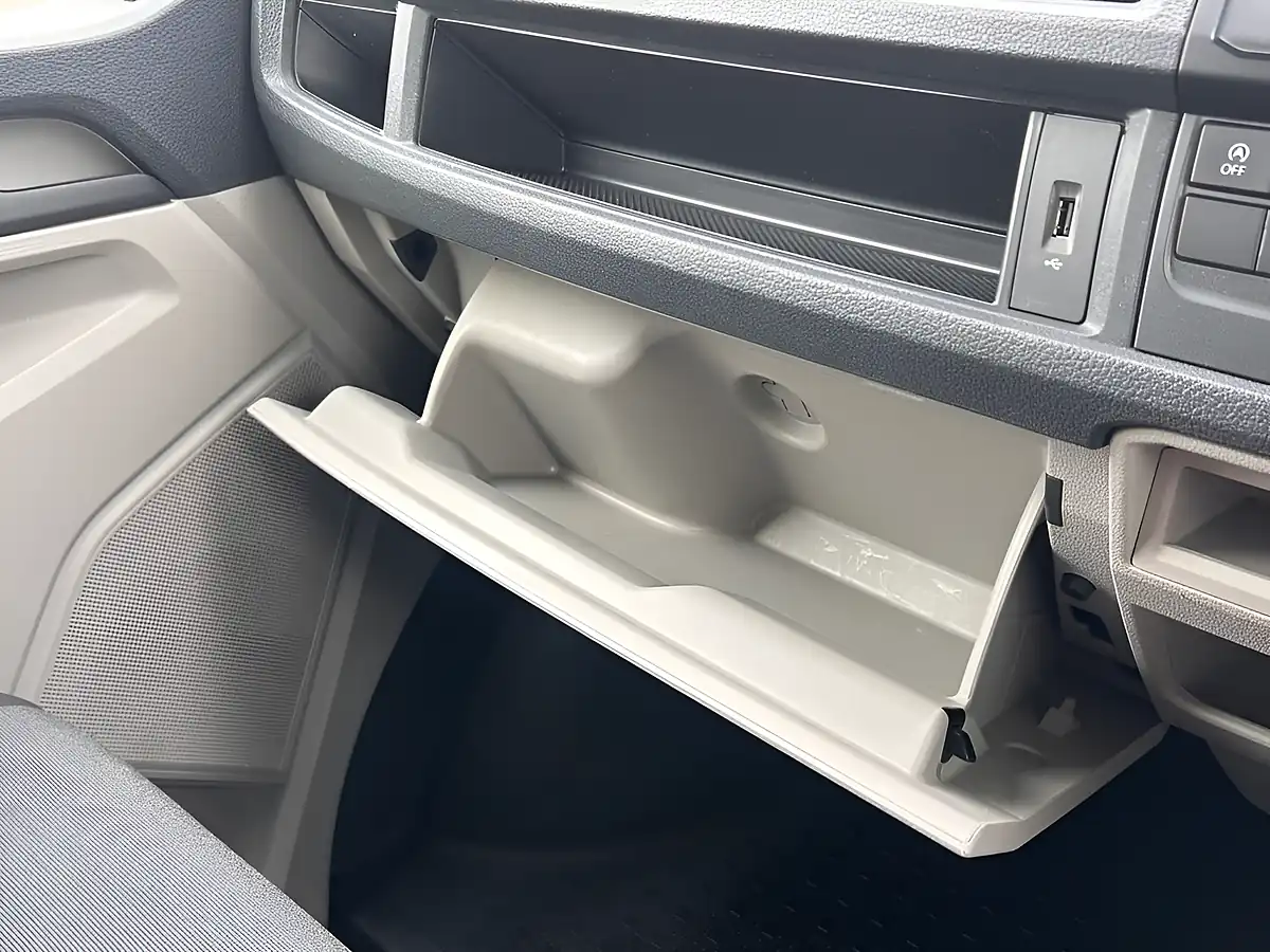 Used 2017 Volkswagen Transporter Startline White - Interior and Exterior details 18