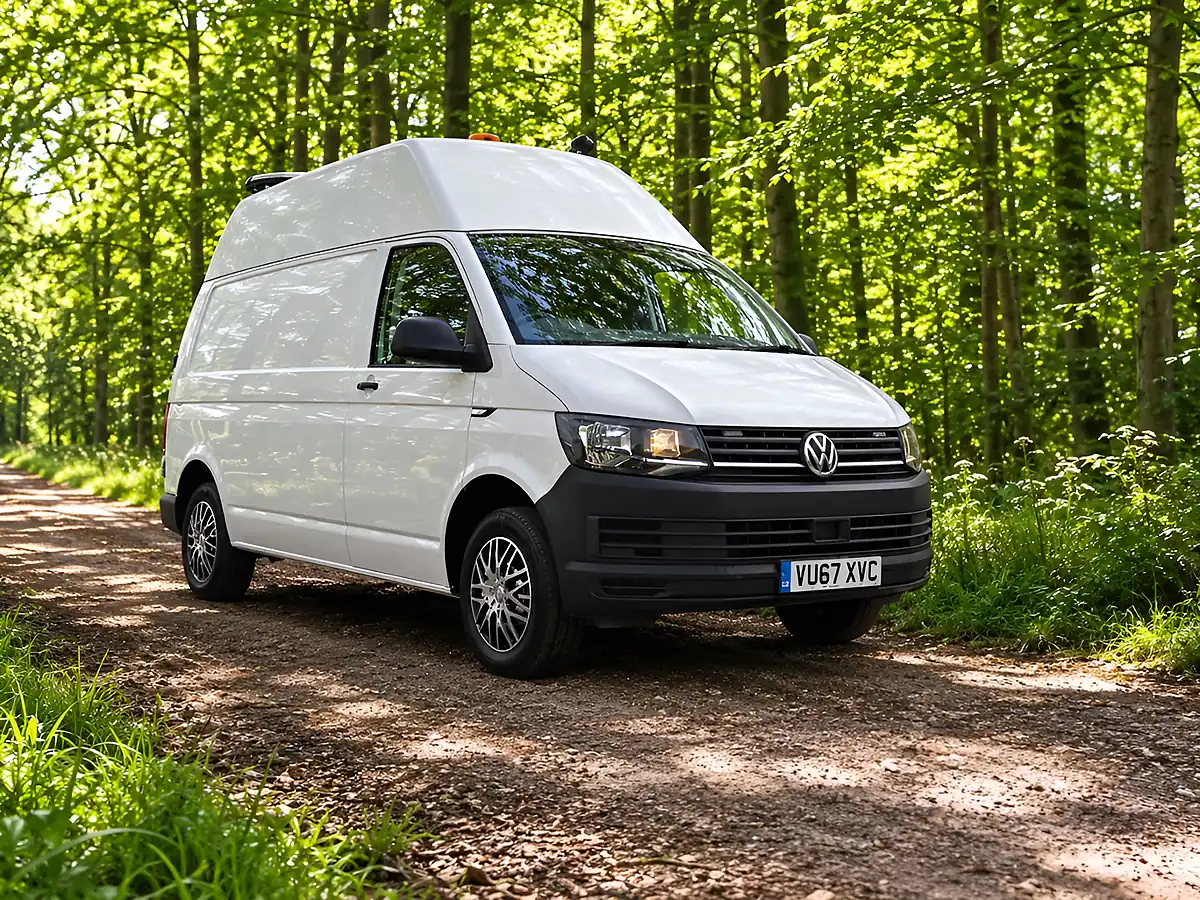 Used 2017 Volkswagen Transporter Startline White - Interior and Exterior details 5