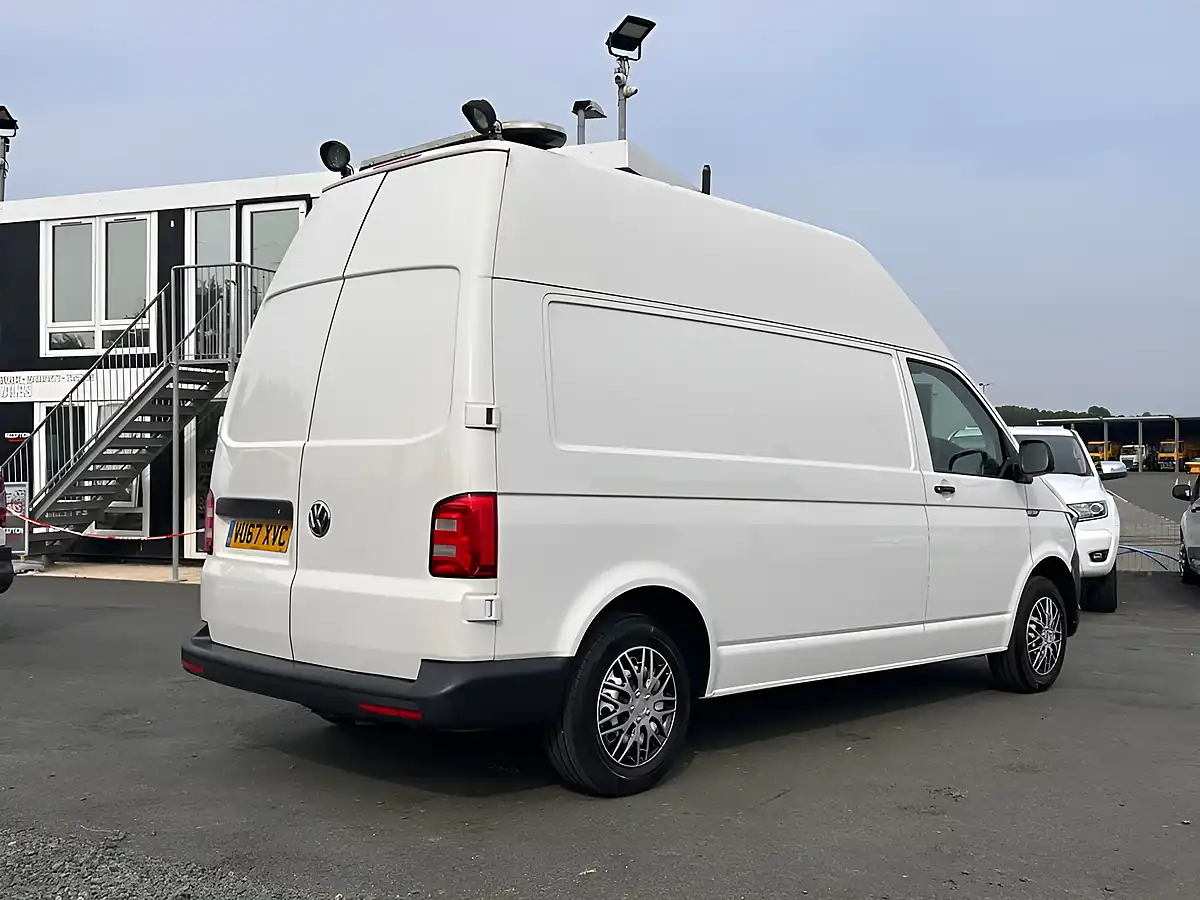 Used 2017 Volkswagen Transporter Startline White - Interior and Exterior details 9