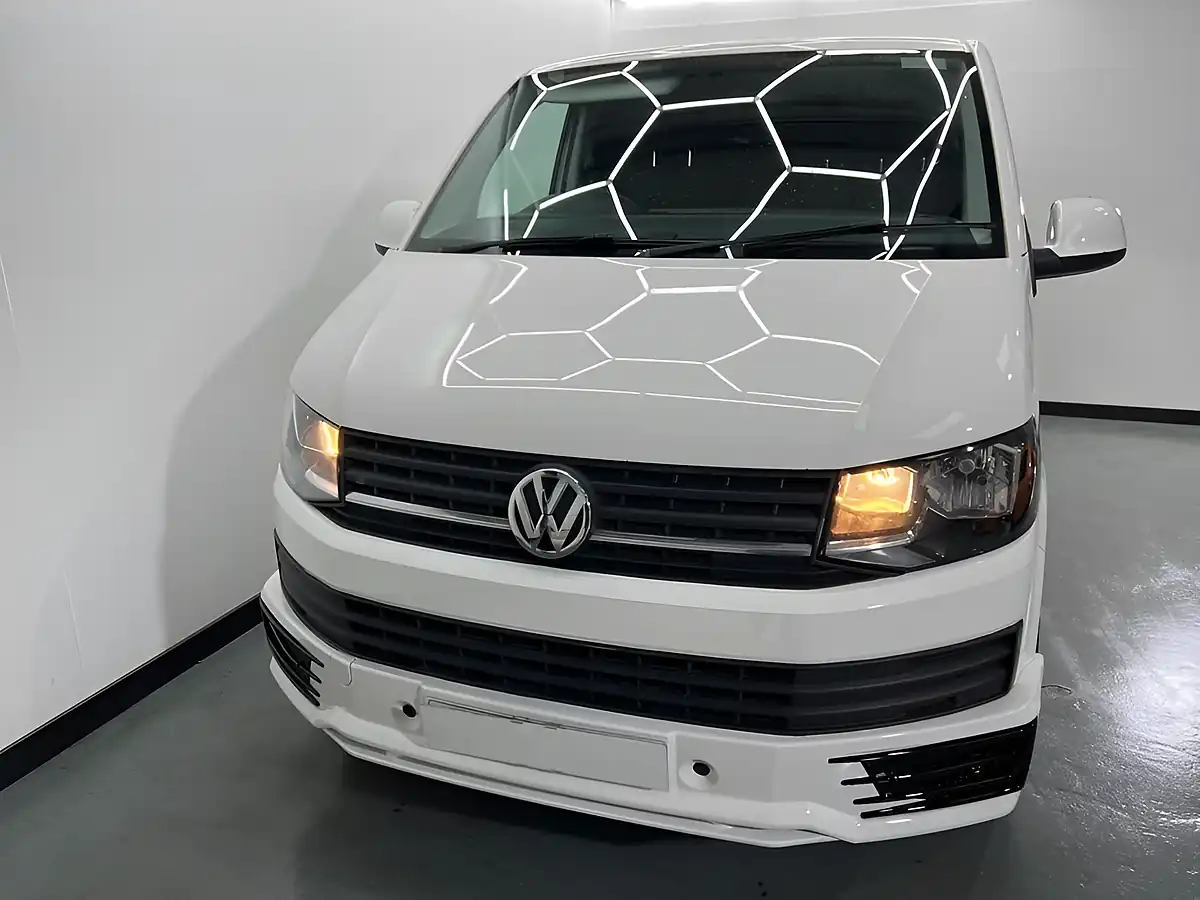 Used 2017 Volkswagen Transporter Startline White - Interior and Exterior details 4